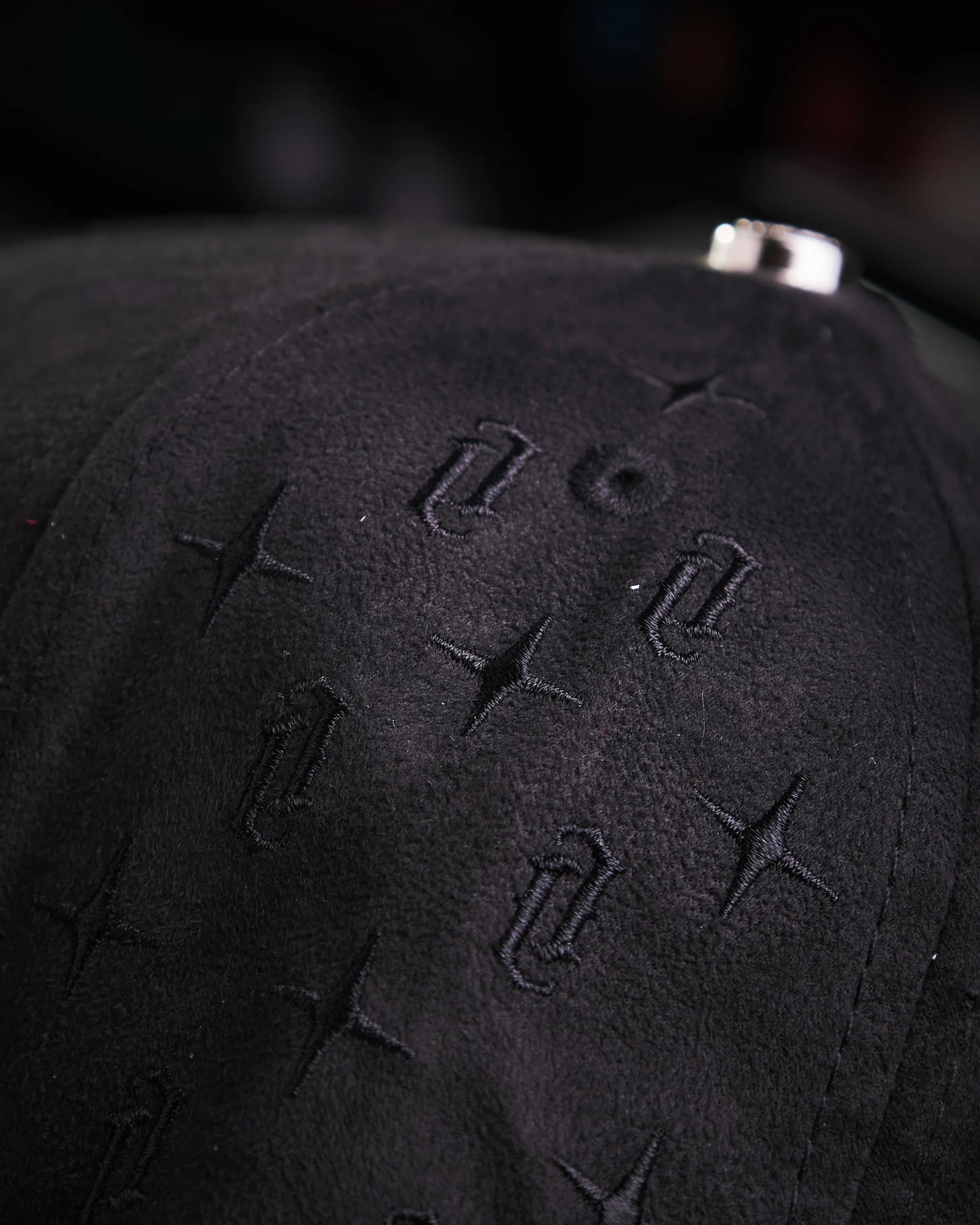 ECLIPSE - BARBAS HATS X ALEMÁN