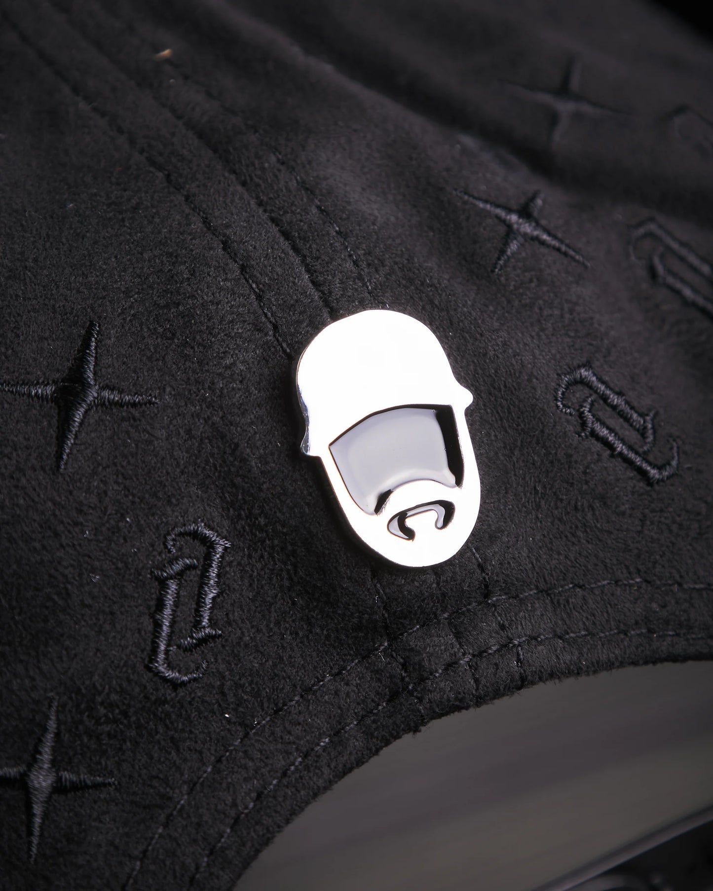 ECLIPSE - BARBAS HATS X ALEMÁN